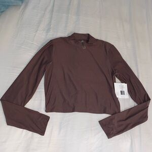 NWT Featherweight Moving on Cropped Pullover